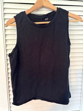 GAP Black Sleeveless Crewneck Tank